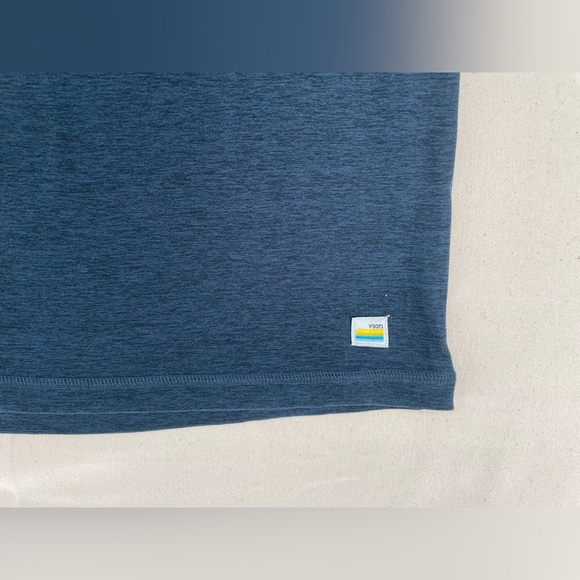 Vouri navy blue men’s Strato Tech Tee. Size M - Picture 7 of 8